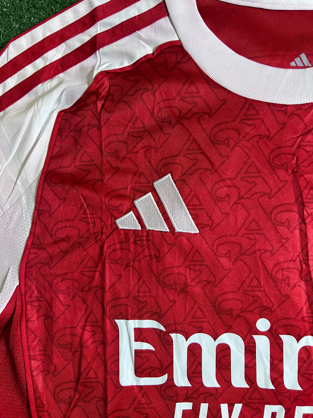 Camisa Arsenal 25/26 -(Leves manchas no tecido)| FutMantos