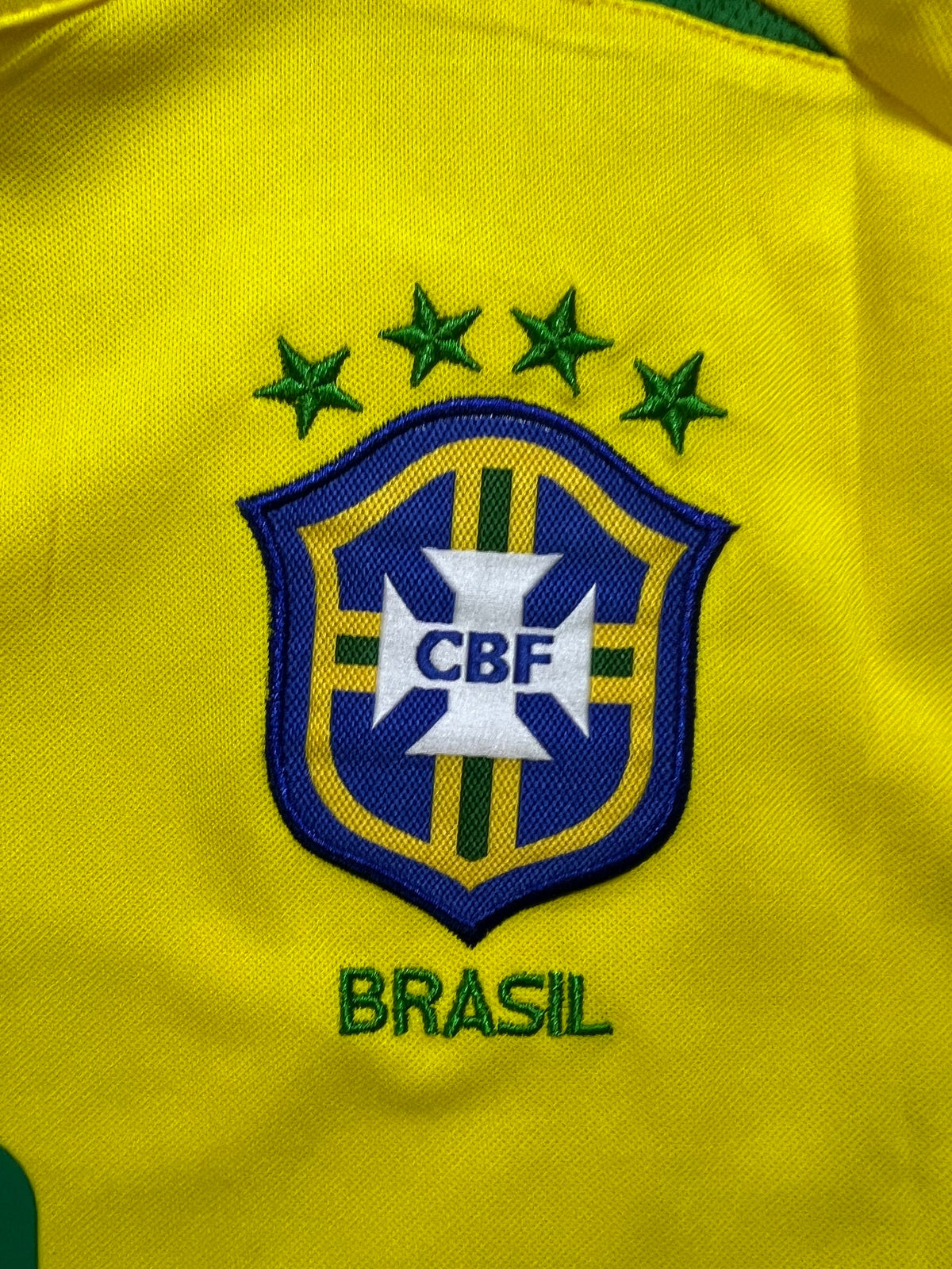 Camisa Brasil 2002 Amarela - Ronaldinho #11 | FutMantos
