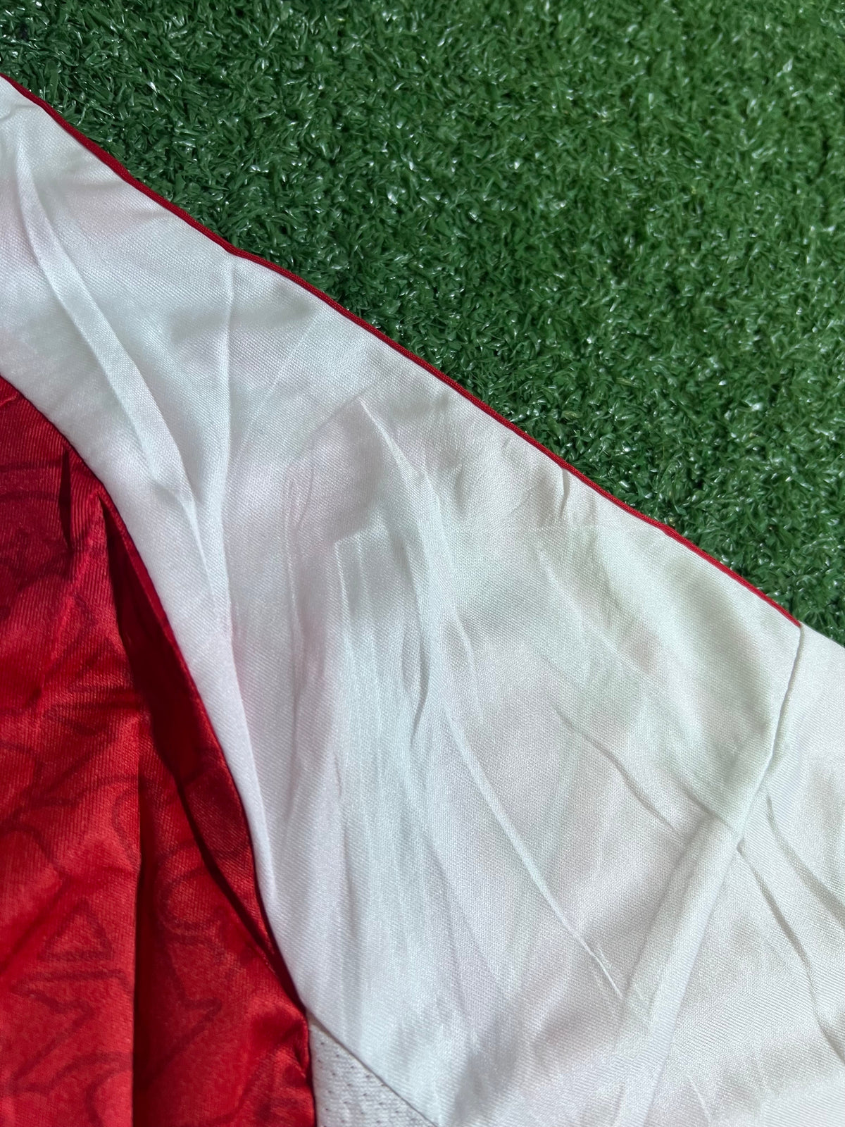 Camisa Arsenal 25/26 -(Leves manchas no tecido)| FutMantos