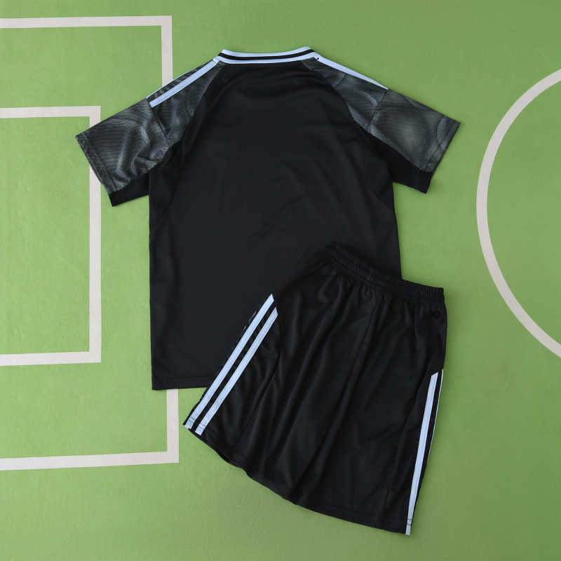 Kit Infantil Aston Villa II 2025/26 | Futmantos